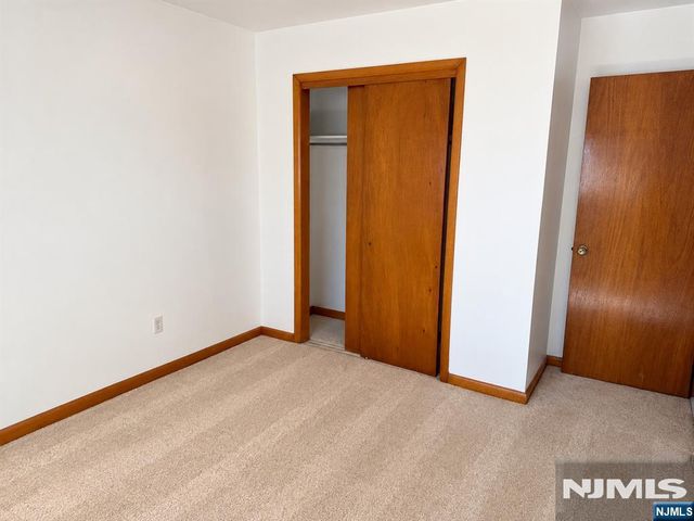 55 Avenue B, Lodi, NJ 07644