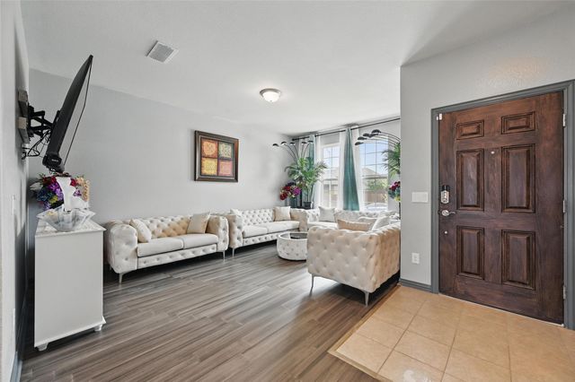 11316 Twisting Peak Road, Fort Worth, TX 76052