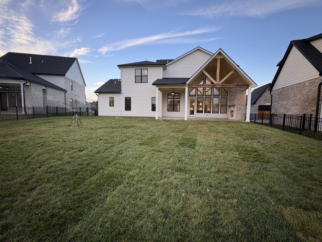 7513 Sutcliff Dr, College Grove, TN 37046