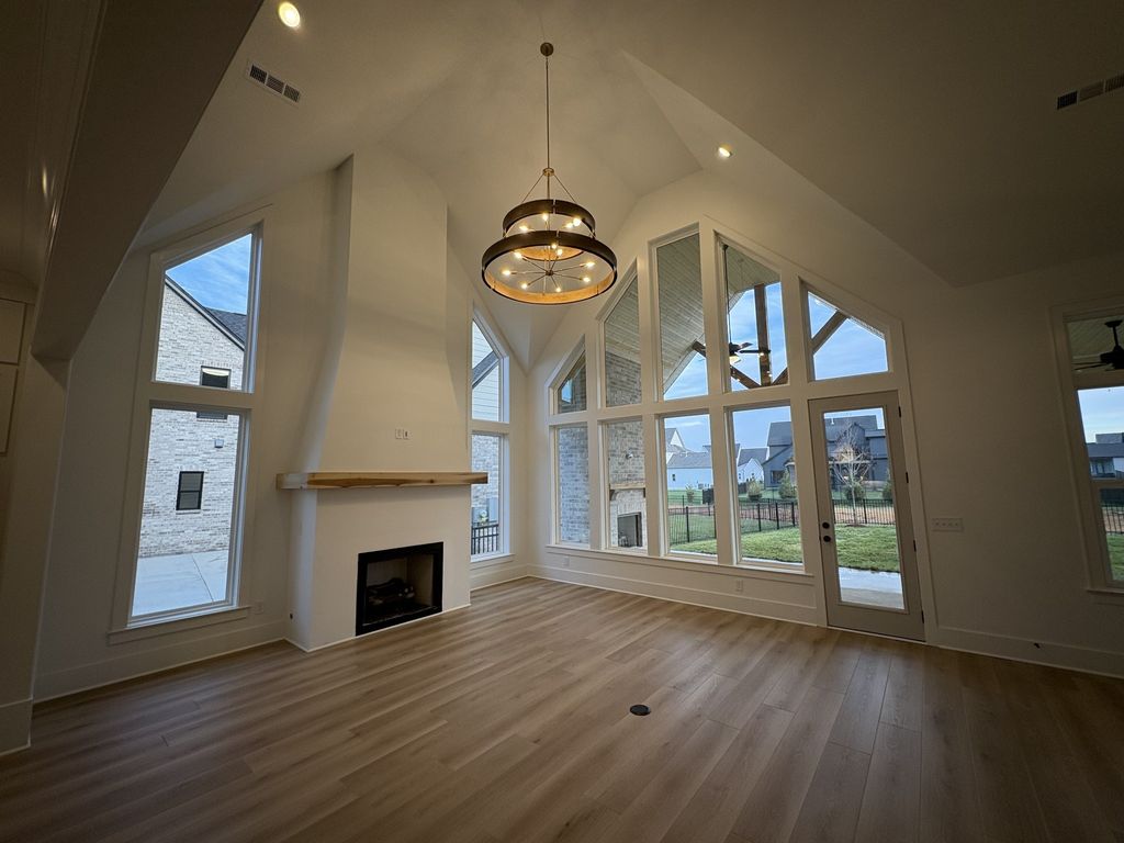 7513 Sutcliff Dr, College Grove, TN 37046