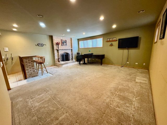 3541 N Pontiac Avenue, Chicago, IL 60634