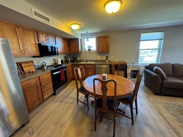 228 S Cottonwood Road 201, Bozeman, MT 59718