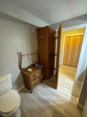 228 S Cottonwood Road 201, Bozeman, MT 59718