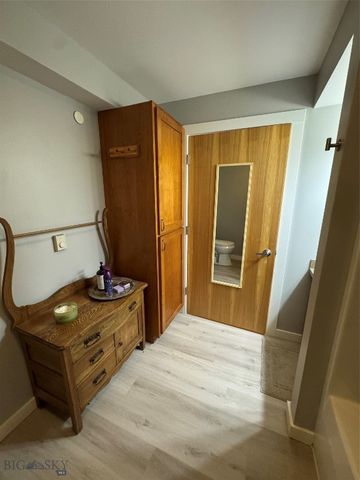 228 S Cottonwood Road 201, Bozeman, MT 59718