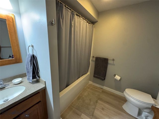 228 S Cottonwood Road 201, Bozeman, MT 59718