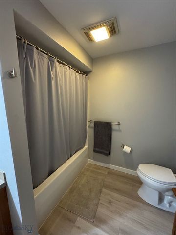 228 S Cottonwood Road 201, Bozeman, MT 59718