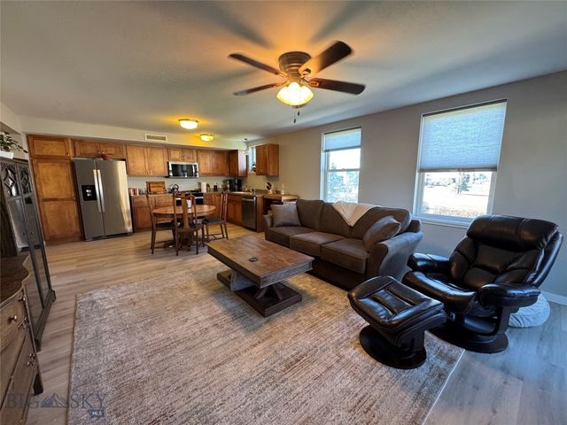 228 S Cottonwood Road 201, Bozeman, MT 59718