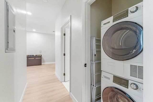 157 Chestnut 203, Chelsea, MA 02150