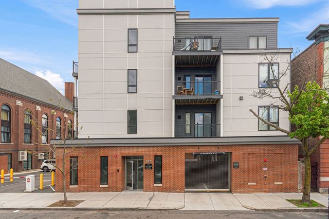 157 Chestnut 203, Chelsea, MA 02150