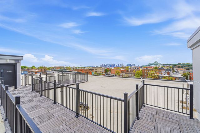 157 Chestnut 203, Chelsea, MA 02150