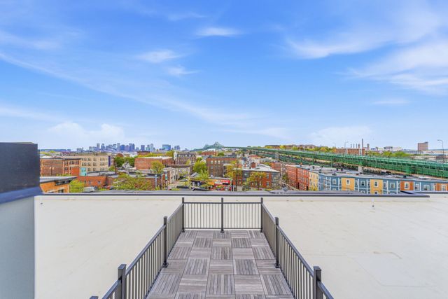 157 Chestnut 203, Chelsea, MA 02150