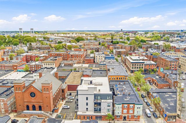 157 Chestnut 203, Chelsea, MA 02150