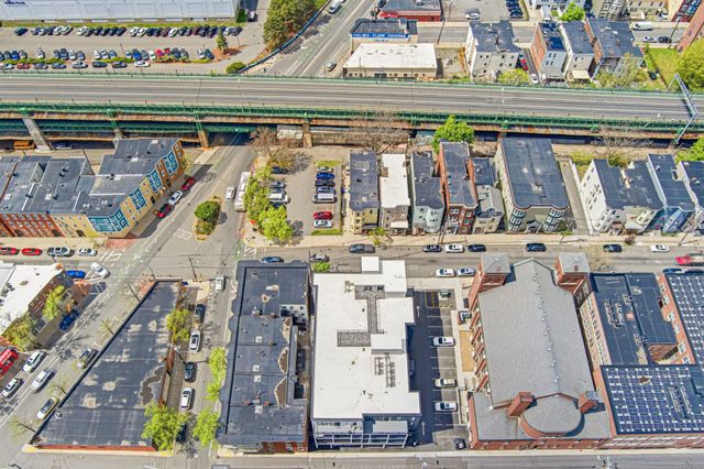 157 Chestnut 203, Chelsea, MA 02150