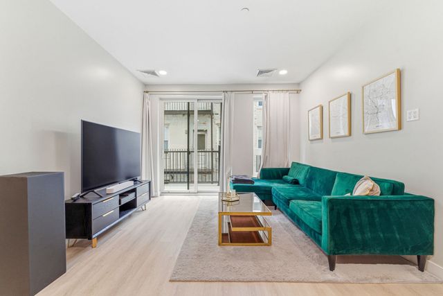157 Chestnut 203, Chelsea, MA 02150