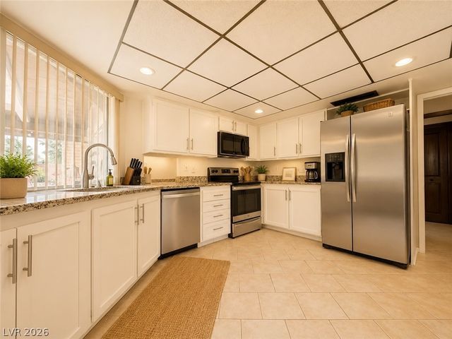 2521 Swan Lane, Las Vegas, NV 89121