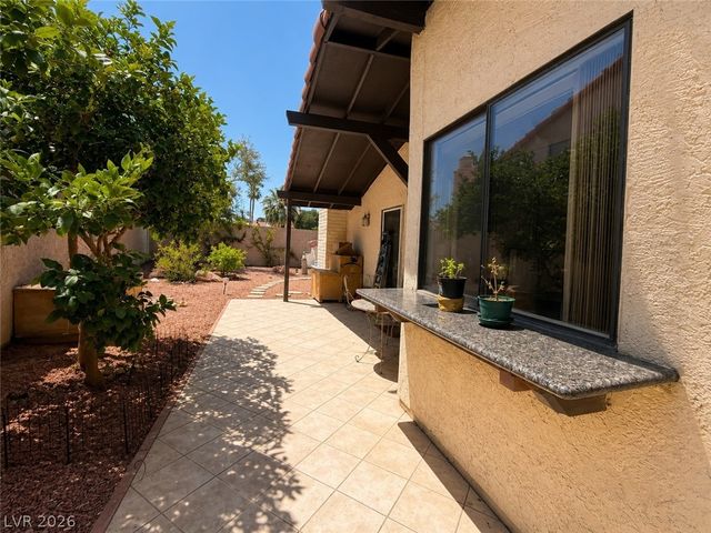 2521 Swan Lane, Las Vegas, NV 89121