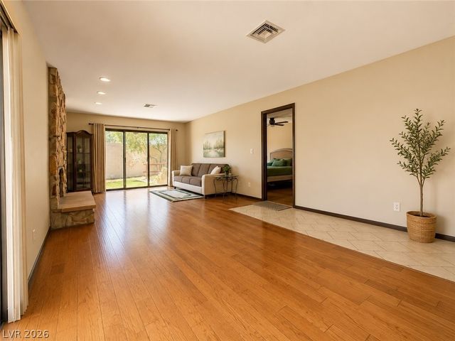 2521 Swan Lane, Las Vegas, NV 89121