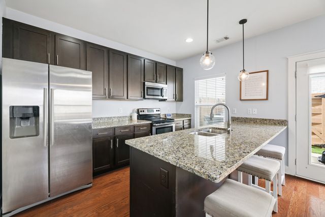 210 W Mill Dr, Nashville, TN 37209