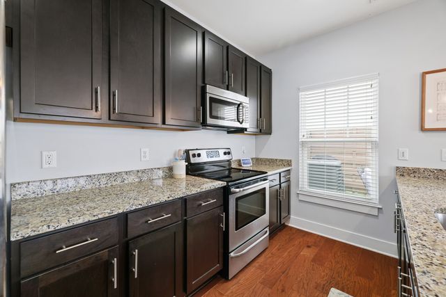 210 W Mill Dr, Nashville, TN 37209