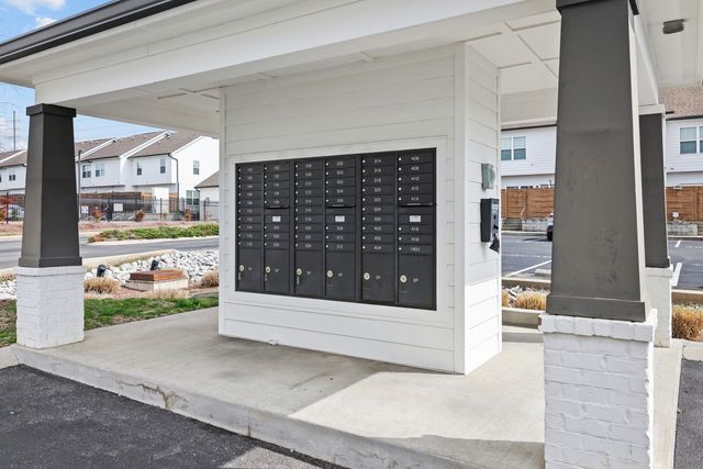 210 W Mill Dr, Nashville, TN 37209