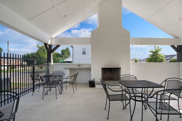 210 W Mill Dr, Nashville, TN 37209