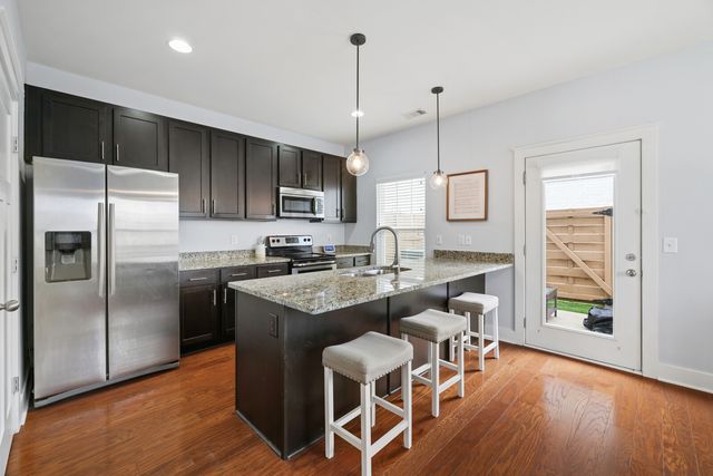 210 W Mill Dr, Nashville, TN 37209