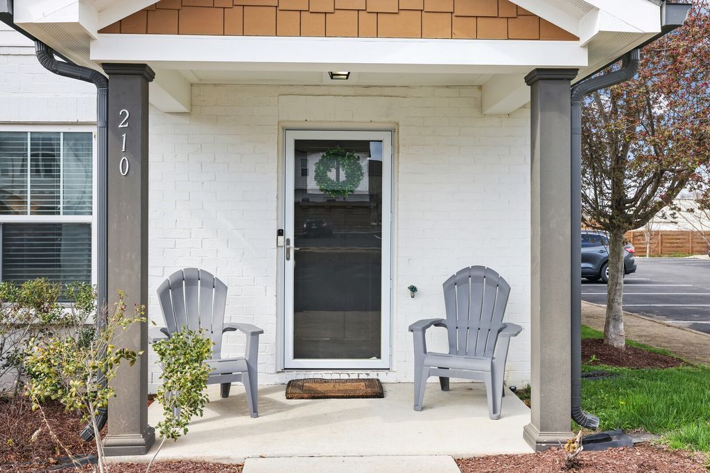 210 W Mill Dr, Nashville, TN 37209