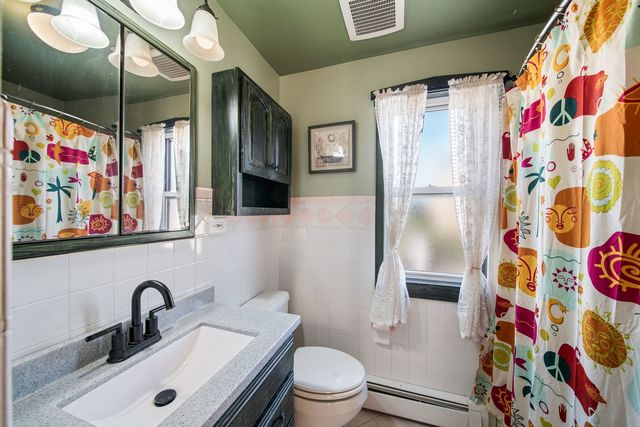 4345 N Marmora Avenue, Chicago, IL 60634