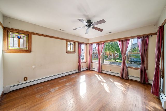 4345 N Marmora Avenue, Chicago, IL 60634