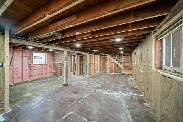 4345 N Marmora Avenue, Chicago, IL 60634