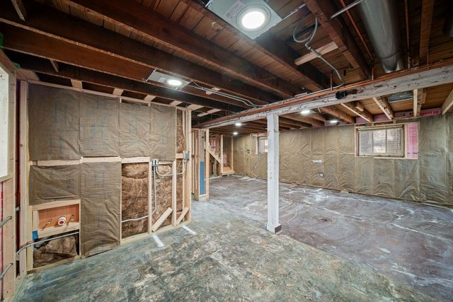 4345 N Marmora Avenue, Chicago, IL 60634