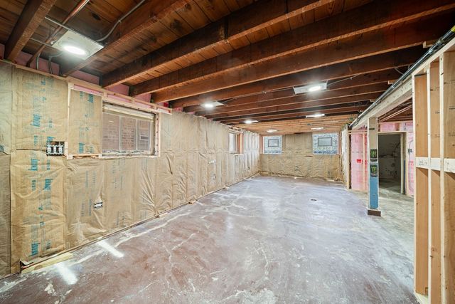 4345 N Marmora Avenue, Chicago, IL 60634