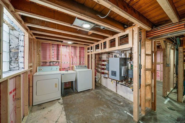 4345 N Marmora Avenue, Chicago, IL 60634