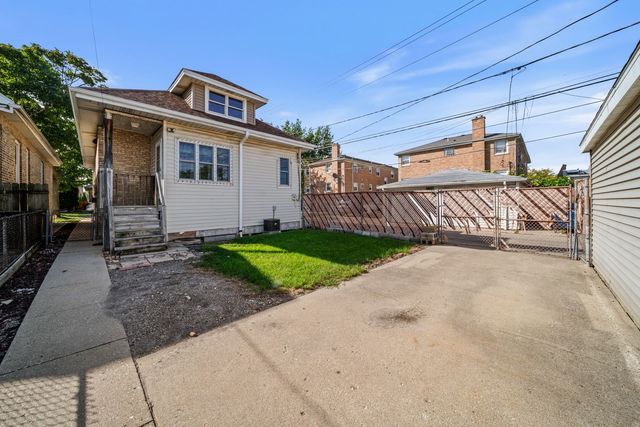 4345 N Marmora Avenue, Chicago, IL 60634