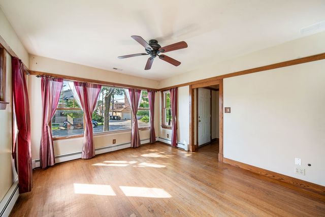 4345 N Marmora Avenue, Chicago, IL 60634