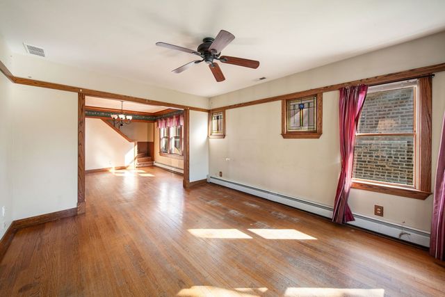 4345 N Marmora Avenue, Chicago, IL 60634
