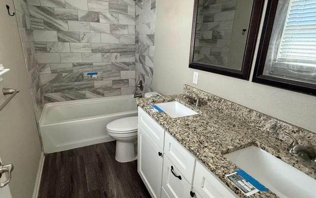 655 Oak LN, Cottonwood Shores, TX 78657