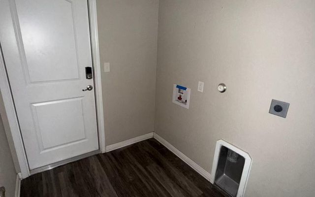 655 Oak LN, Cottonwood Shores, TX 78657
