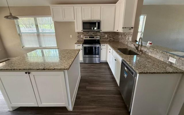 655 Oak LN, Cottonwood Shores, TX 78657