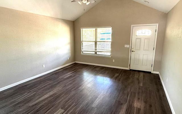 655 Oak LN, Cottonwood Shores, TX 78657