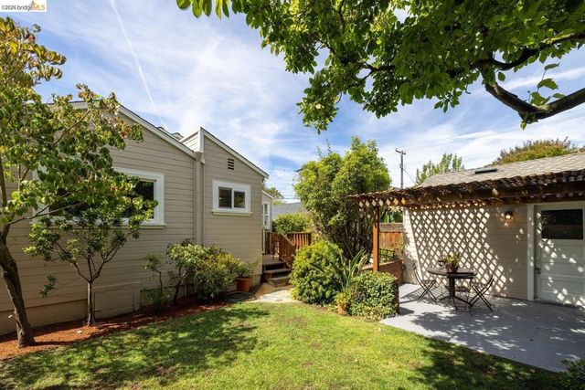 307 Covington St, Oakland, CA 94605