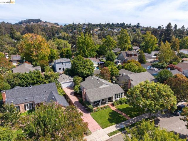 307 Covington St, Oakland, CA 94605
