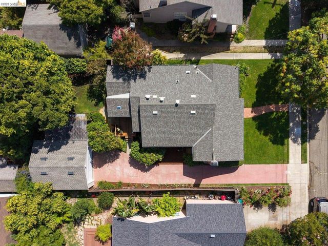 307 Covington St, Oakland, CA 94605