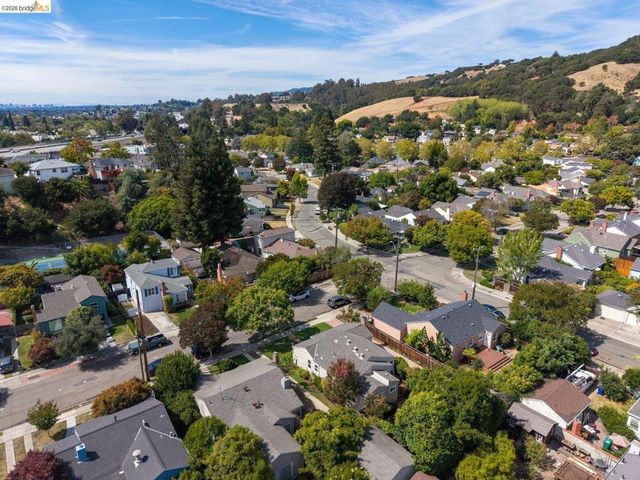 307 Covington St, Oakland, CA 94605