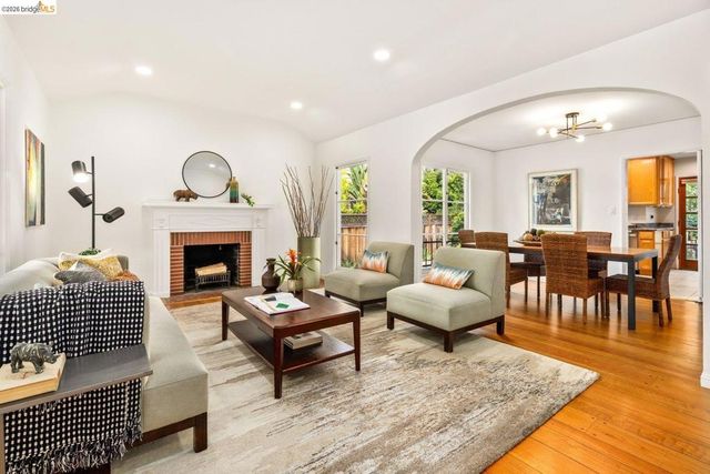 307 Covington St, Oakland, CA 94605