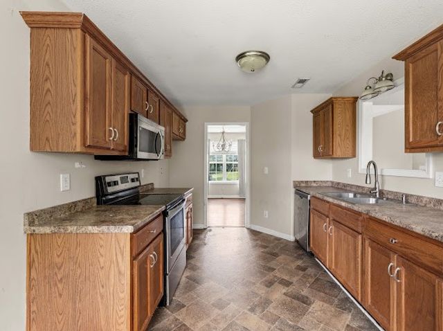231 Harold Dr, Clarksville, TN 37040