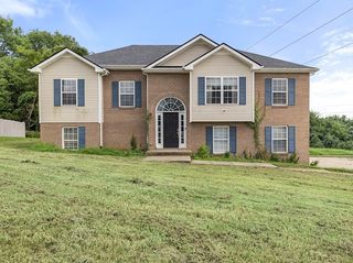 231 Harold Dr, Clarksville, TN 37040