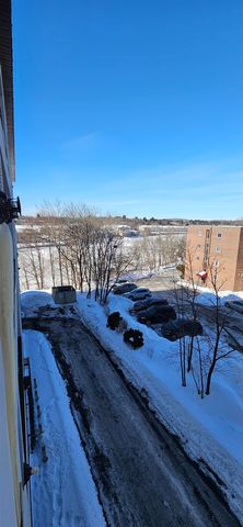 96 River Rd Unit 303, Manchester, NH 03104