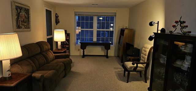 96 River Rd Unit 303, Manchester, NH 03104