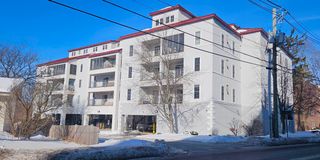 96 River Rd Unit 303, Manchester, NH 03104